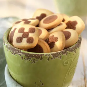 Bild von Schwarz-Weiß-Kekse für Bäckerei, Konditorei, Gastronomie und Eisdiele Bild von Schwarz-Weiß-Kekse für Bäckerei, Konditorei, Gastronomie und Eisdiele