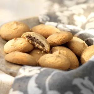 Bild von Nuss-Nougat-Creme-Kekse für Bäckerei, Konditorei, Gastronomie und Eisdiele Bild von Nuss-Nougat-Creme-Kekse für Bäckerei, Konditorei, Gastronomie und Eisdiele