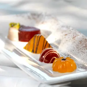 Bild von Fruchtpüree Himbeere für Bäckerei, Konditorei, Gastronomie und Eisdiele Bild von Fruchtpüree Himbeere für Bäckerei, Konditorei, Gastronomie und Eisdiele